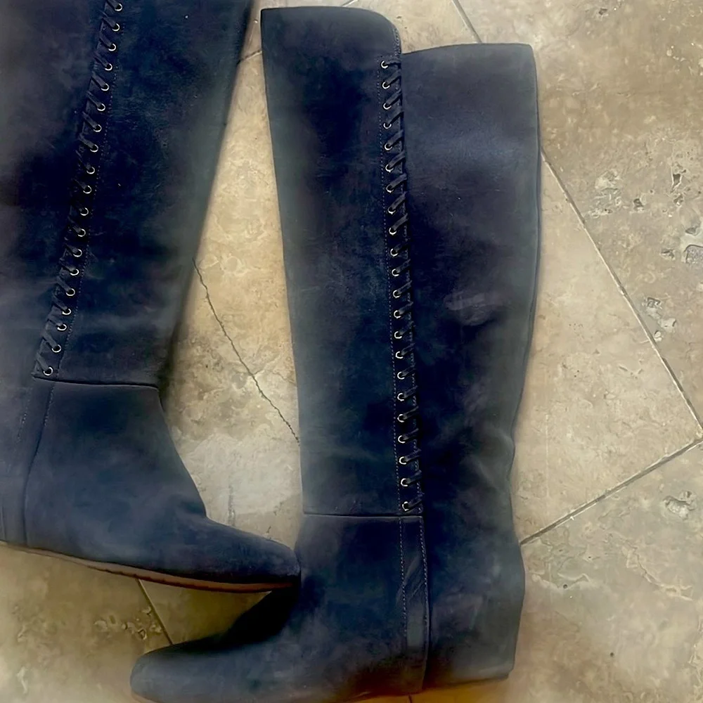 Isola gray suede knee high boots brand new. Never worn NWOT. Gray size 9